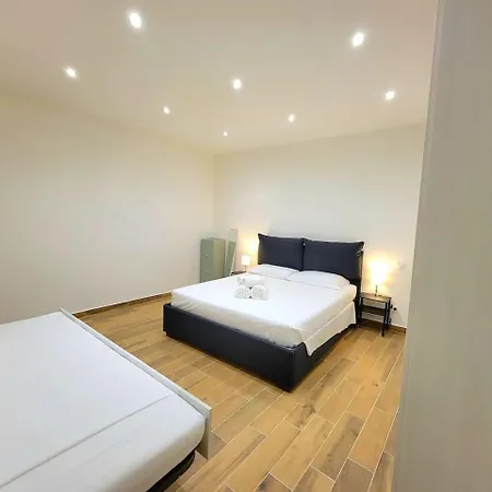 Large One Bedroom Apartment In Central Menton マントン